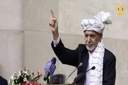 غنی: اگر طالبان صلح نکند، در جنگ زانوهایش را می‌شکنیم