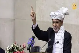 غنی: اگر طالبان صلح نکند، در جنگ زانوهایش را می‌شکنیم