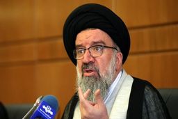 احمد خاتمی: مذاکرات یکی از عوامل گرانی‌های افسارگسیخته است / ذلت پذیری یعنی آب خوردن را به مذاکره با آمریکا ربط می‌دهند