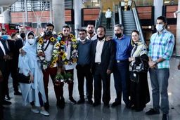 بازگشت ورزشکاران کشتی فرنگی و وزنه برداری به ایران