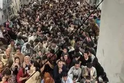 تصویری از سرنشینان هواپیمای آمریکایی بعد از خروج از فرودگاه کابل!