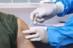 استشمام بوی مرگ از خیالی باطل/ واکسن کرونا ایمنی کامل ایجاد نمی‌کند، رعایت کنید!