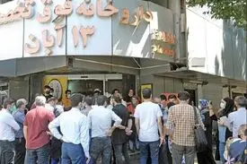 جستجوی “جان” در جولانگاه کرونا؛ صفِ دارو، حق مردم نیست