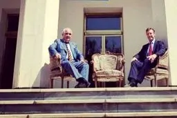 دیدار سفیر روسیه با سفیر انگلیس در راه پله تاریخی کنفرانس تهران در سال ١٩۴٣