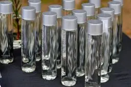 آب معدنی لاکچری در فروشگاه‌های تهران