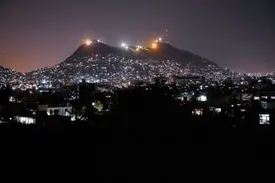 قطعی برق در کابل و حملات هوایی آمریکا به حومه شهر