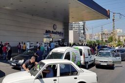 احتکار سوخت در لبنان به رغم تشدید بحران در این کشور