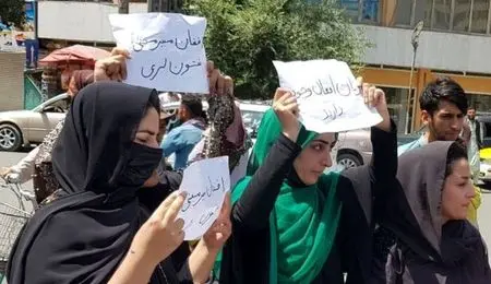 طالبان: زنان شاغل تا زمان آموزش نیروهاى امنیتى در خانه بمانند