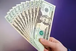 سرگردانی نرخ دلار میان سیگنال‌های نصف و نیمه برجامی
