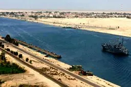 کانال سوئز مسدود شد