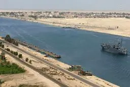 کانال سوئز مسدود شد