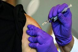 مرگ افراد واکسینه نشده در برابر کرونا را ۱۱ برابر بیشترتهدید می‌کند