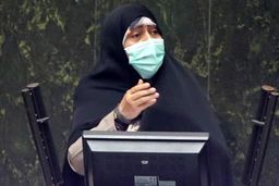 انتظار داریم آقای رئیسی در دولت از زنان شایسته بیشتر استفاده کند