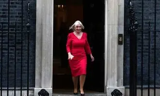 مخالف شدید حجاب، وزیر فرهنگ انگلیس شد