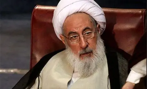 مجتهد شبستری: زننده است در جمهوری اسلامی، افرادی ماشین خارجی سوار شوند