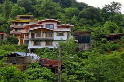 جولان ساختمان‌های آنچنانی در دل طبیعت/ ساخت‌وساز‌های غیراصولی به قیمت تخریب زیبایی‌های طبیعی!