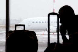 همه چیز برای فروش! / حراج لوازم کسب و کار به دلیل مهاجرت