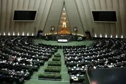 اصولگرایان بلاتکلیف در حل تحریم