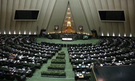 اصولگرایان بلاتکلیف در حل تحریم