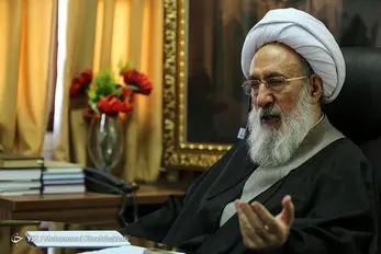 مخالف خودروی خارجی خودش &#8220;مگان&#8221; سوار می شود