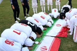 سجده شکر بانوان ملی‌پوش فوتبال ایران