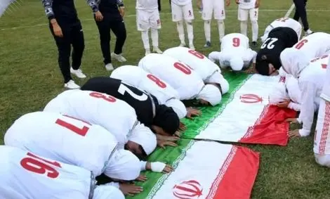 سجده شکر بانوان ملی‌پوش فوتبال ایران