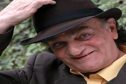 آقای اویسی به کرونا مبتلا نشده؟