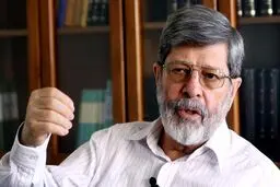 انتقاد تند مرندی از وزارت بهداشت: دارند مردم را گمراه می‌کنند