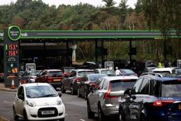 وزیر انگلیس: مردم مقصر بحران بنزین اند.