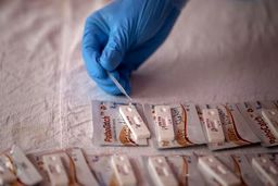 بیش از ۱۲ هزار تست کرونا از زائران در مرز مهران گرفته شد