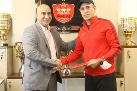 گل‌محمدی دو فصل دیگر با پرسپولیس تمدید کرد