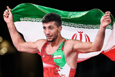 طلای چهارم کشتی فرنگی ایران بر سینه گرایی