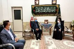 نماینده ولی فقیه در قم: افراد هم‌جنس واکسن‌ها را تزریق کنند