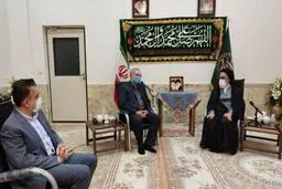 نماینده ولی فقیه در قم: افراد هم‌جنس واکسن‌ها را تزریق کنند