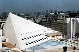 تجمع مردان خواستار کاهش میزان مهریه مقابل مجلس
