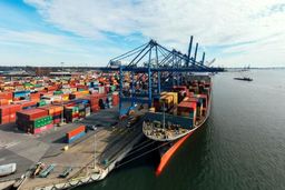 ۸ کشتی کالای اساسی در راه ایران