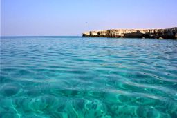 هندورابی؛ جزیره آقازاده‌ها!