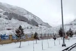 نخستین برف پاییزی استان مازندران را سفیدپوش کرد