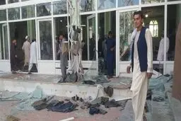 وقوع انفجار در مراسم نماز جمعه در قندهار افغانستان+ فیلم
