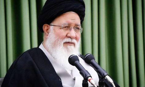 علم الهدی: فضای مجازی از ابزارهای گناه و تضییع حقوق دیگران شده