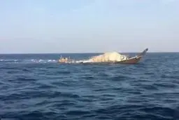 شناور باری در مسیر شارجه – آبادان غرق شد/ نجات ۷ نفر از سرنشینان