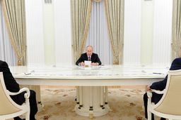 جاده‌ها تحت حاکمیت کشورهایی است که از آنها عبور می‌کنند