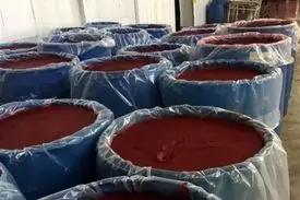 اتحادیه بنکداران: افزایش قیمت رب گوجه ناشی از کمبود نیست