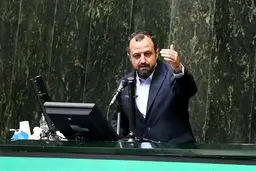 خاندوزی: برنامه دولت حمایت از بازار بورس و سهامداران خُرد است