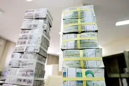 نقدینگی از ۴ هزار هزار میلیارد تومان فراتر رفت