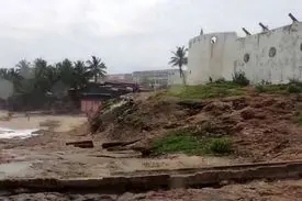 سونامی در غنا ۴ هزار نفر را آواره کرد