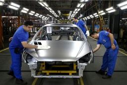 تحریم ها، دلیل بر حذف ضبط از روی پراید!