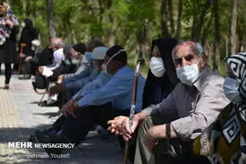 سالمندان بعد از ۴ ماه دوز سوم واکسن کرونا را بزنند