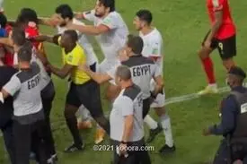 درگیری لفظی کی‌روش با بازیکن آنگولا