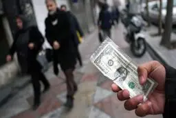 بی‌تابی دلار در شنبه شگفت‌انگیز بازار